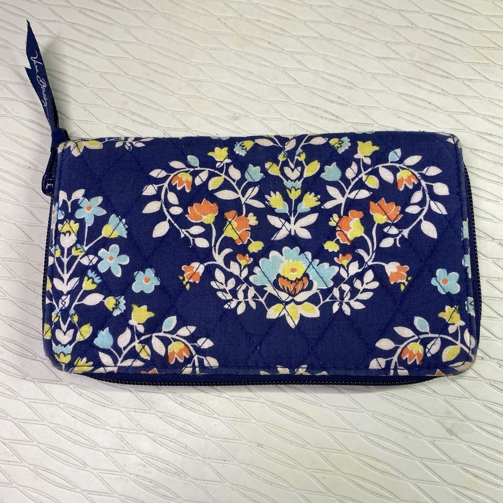 Vera Bradley Womens Quilted Blue Wallet Clutch Zip-around